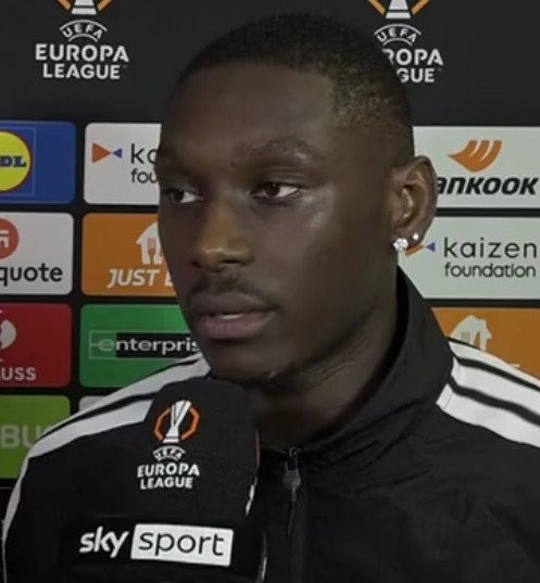 Kolo Muani: Fico feliz pelo Vlahović; estamos prontos para cada jogo