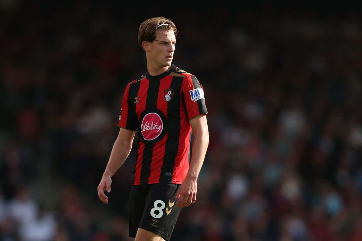 Mail: Liverpool lidera la carrera por Scott, Bournemouth pide 100 millones de libras